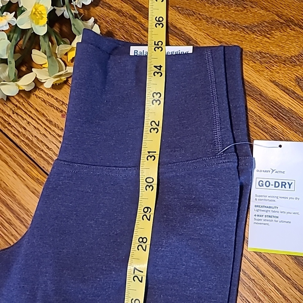 NWT Old Navy Balance Leggings - Ladies Small - Picture 6 of 9